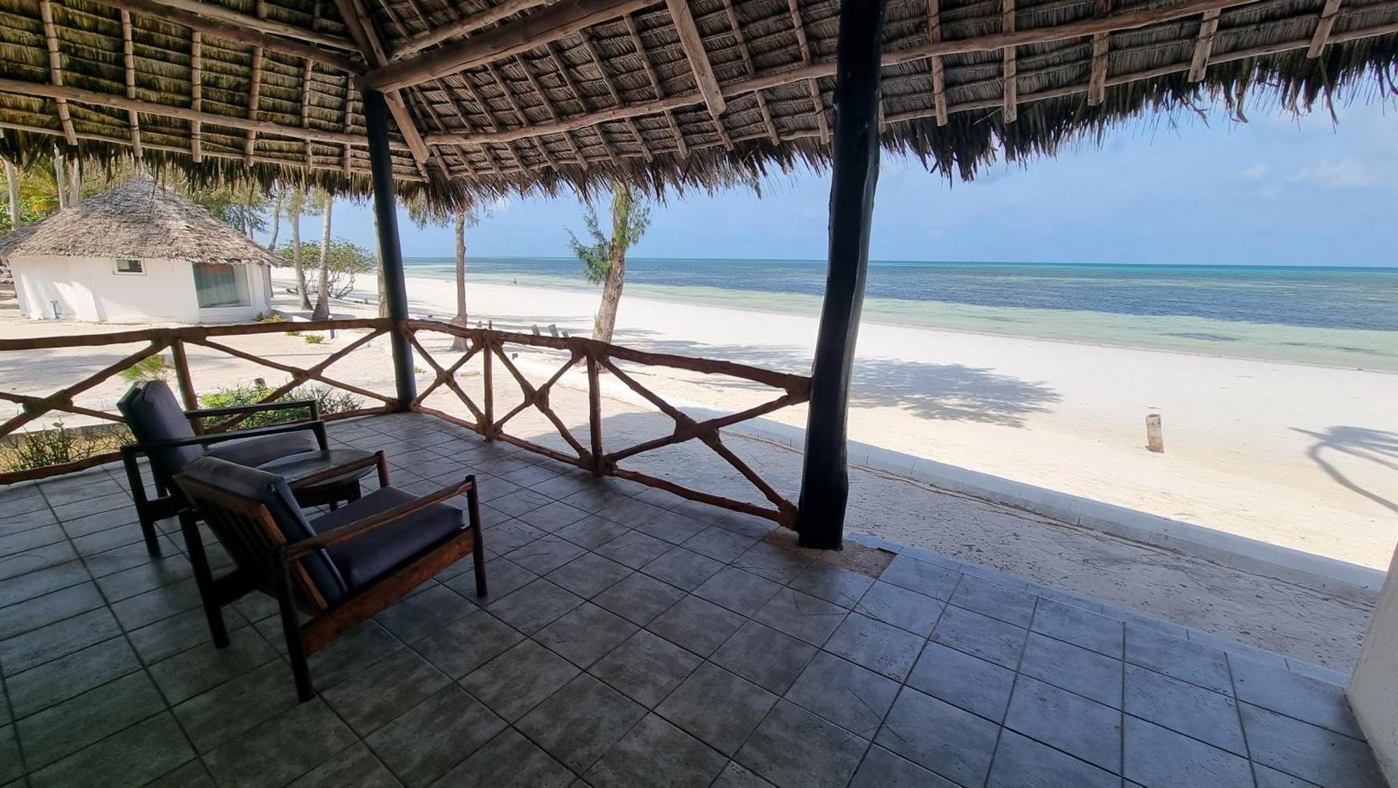 Golden Clove Beach Resort&Spa Uroa Exterior foto